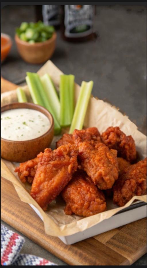 Kellam Wings & Pizza – Virginia Beach’s Spot for Bold Wings, Gourmet Bianca Pizzas & More photo 1 of 3